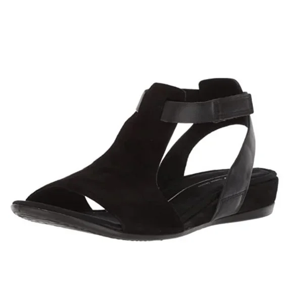 Chunky Sandal Shuz Touch Cream Buckle Sandals ECCO Sandals Womens